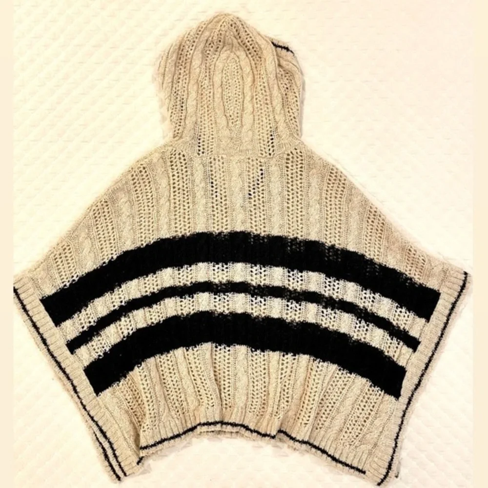 Justice Girl’s‎ Poncho- Size M